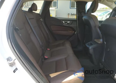 2018 Volvo Xc60 T5 Momentum from USA, damaged, VIN YV4102RK2J1062707